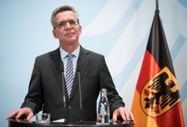 A német belügyminiszter szerint helyes döntés volt a migránsok befogadása