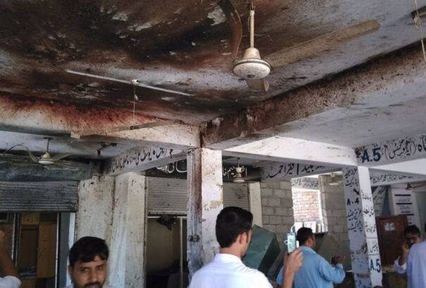 Ügyvédeket céloznak az öngyilkos merényletek Pakisztánban