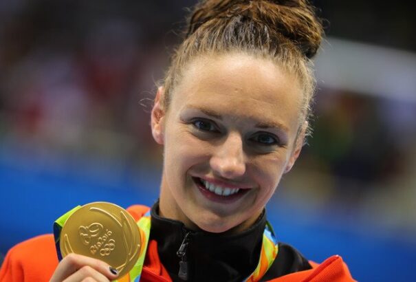 Rengeteg a gyerek Hosszú Katinka úszóiskolájában