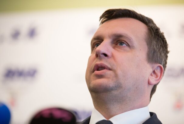 Danko szomszédai elfoglalták a védelmi minisztériumot