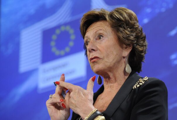 Uniós biztos magyarázkodhat a Bahama Leaks miatt