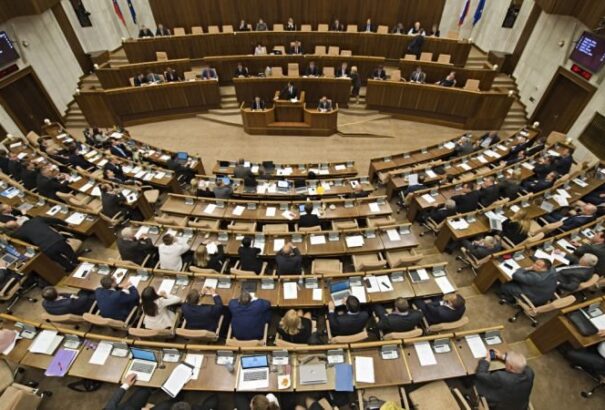 Kegyeletsértő és felháborító