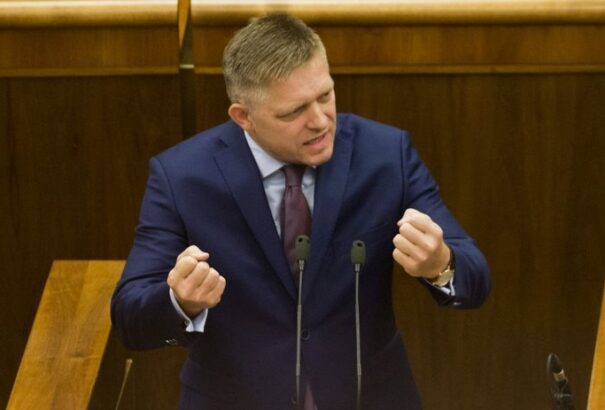 A hatalom arroganciája: Fico távozásra szólította fel a kormány tagjait