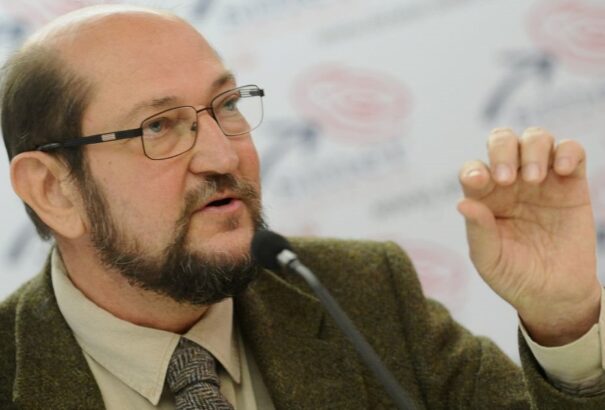 Szakad a SMER? A párt egyik alapítója felfüggeszti tagságát