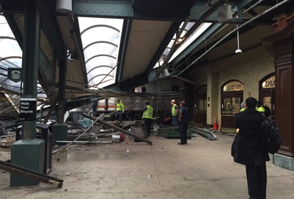 Tragikus vonatbaleset az Egyesült Államokban, legalább 100 sebesült –  Videó