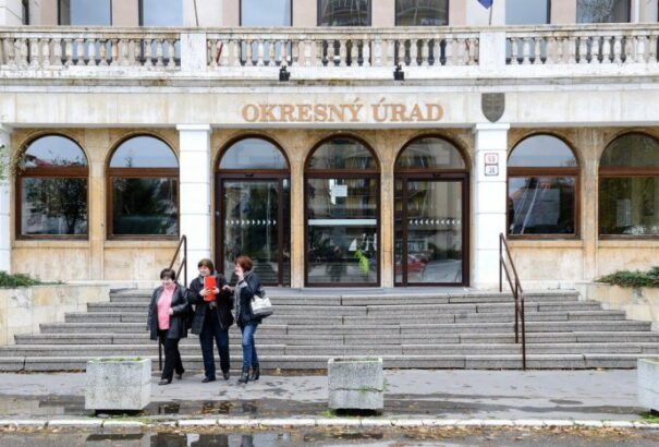 Holnap korlátozottan működnek a járási hivatalok