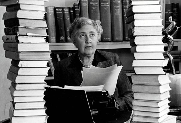 126 éve született a krimi koronázatlan királynője, Agatha Christie