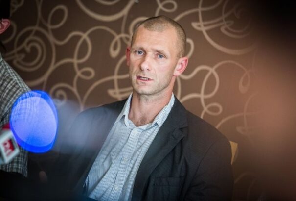 Elfutott az újságírók kérdései elől a galántai intézet igazgatója