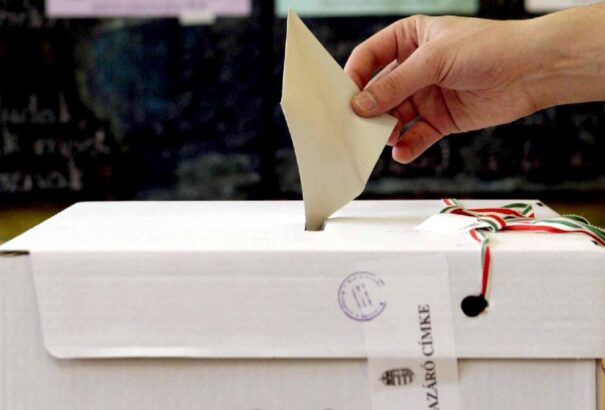 Kvótareferendum: egyharmaddal több határon túli magyart regisztráltak