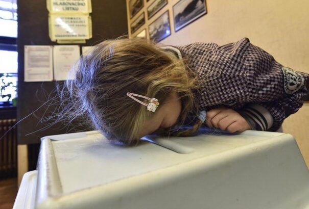 A kormánypártok meglépik: 50 nappal a választások előtt már nem lehet felméréseket közzé tenni