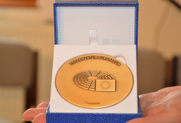 Az egyik szemünk sírt, a másik nevetett a közelmúltban!