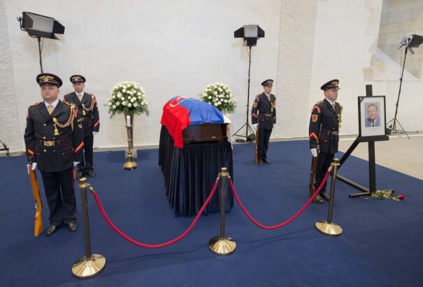 Faux pas Michal Kováč államfő végső búcsúztatásán