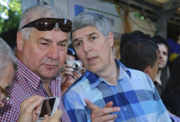 Érsek eltörölné az adósságplafont, hogy legyen pénz a R7-es alatti telkek felvásárlására