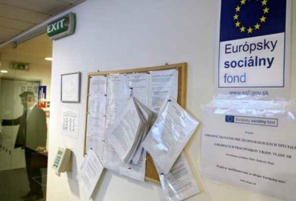 Vádemelés történt a „faliújságtender” ügyben