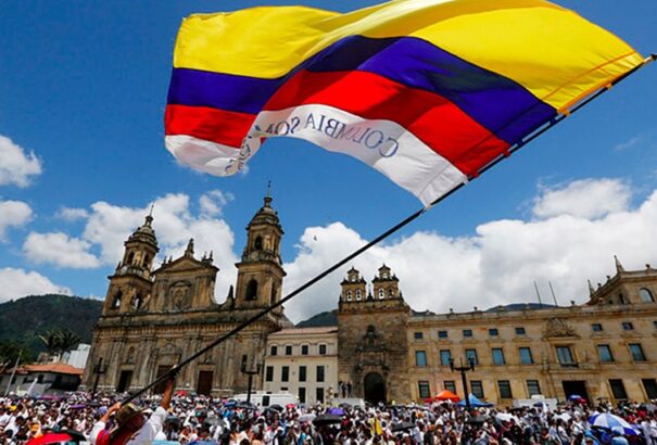 Népszavazáson utasították el a békeszerződést Kolumbiában