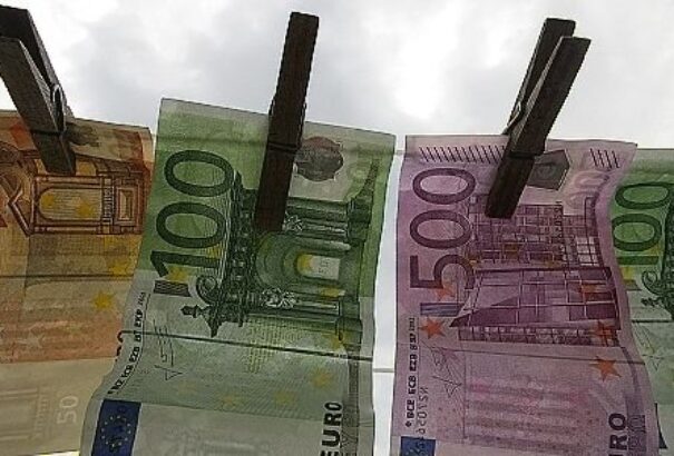 A parlament elfogadta az offshore-ellenes törvényt