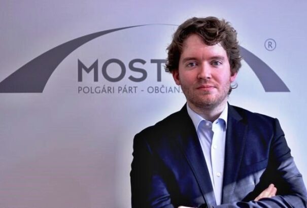 Ravasz Ábel (Most-Híd) alkalmatlan – állítja a korábbi romaügyi kormánybiztos