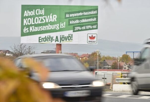 Eltávolították az RMDSZ elszakadáspártinak titulált billboardjait