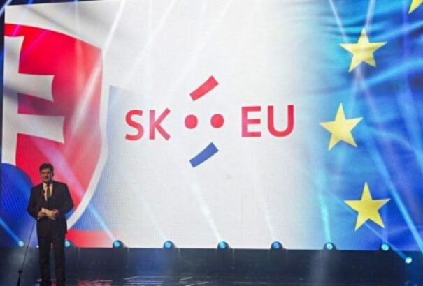 Lajčák-ügy: Százezreket költött a külügyminisztérium a soros elnökség logója köré kerített felhajtásra