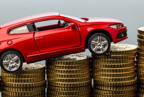 Autósok, figyelem: a parlament az autók regisztrációs díjának változtatására készül