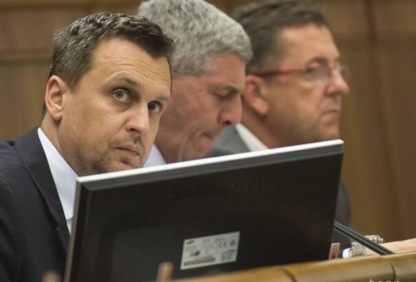 Danko visszavonulót fújt, jöhetnek az egyfordulós választások