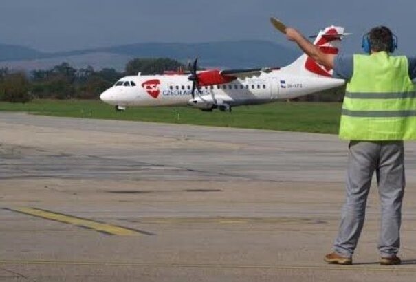 Bukórepülés: Ma döntöttek a pőstyéni repülőtér sorsáról