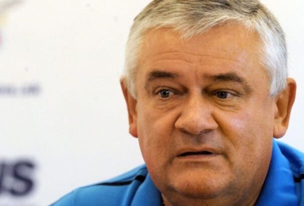 Slotát vesztegetéssel vádolják