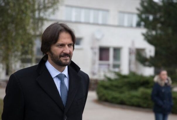 Kaliňák elküldte a bizottságnak a B.A. Haus-hoz fűződő tulajdonviszonyával kapcsolatos anyagokat