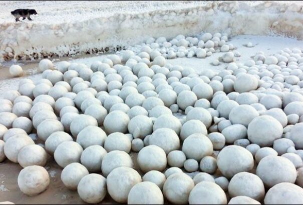 Hatalmas hógolyók ezrei lepték el Szibériát