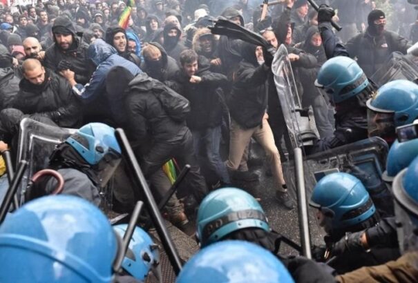 Erőszakos kormányellenes tüntetés Olaszországban