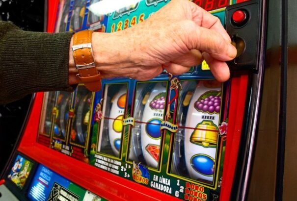 Száműzik a kocsmákból a játékautomatákat