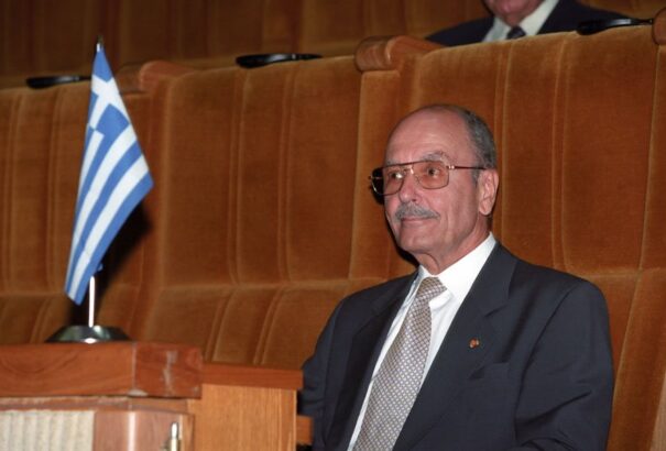 Elhunyt Konstantinos Stephanopoulos volt görög elnök