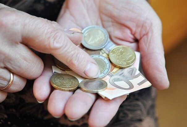 Ki mekkora karácsonyi nyugdíj-kiegészítésre jogosult?