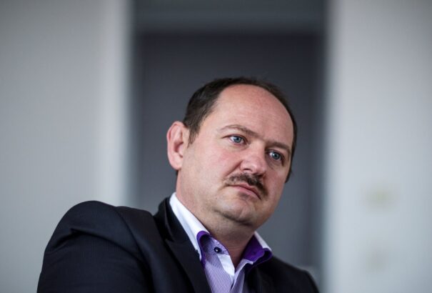 Simon Zsolt szerint a kormány eltitkolná az élelmiszerek összetételét