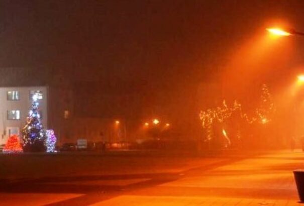 Felgyúltak a losonci karácsonyfák gyertyái