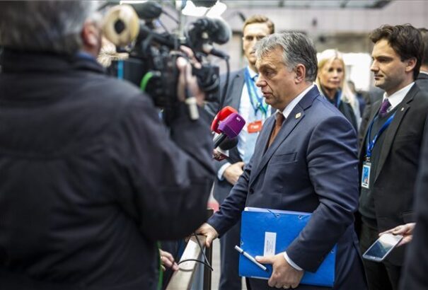 Orbán Viktor vétóra készül a kötelező betelepítési kvóta ellen