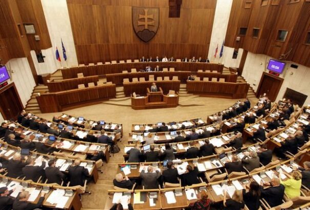 A parlament megtörte az államfői vétót – jóváhagyták a házszabályt