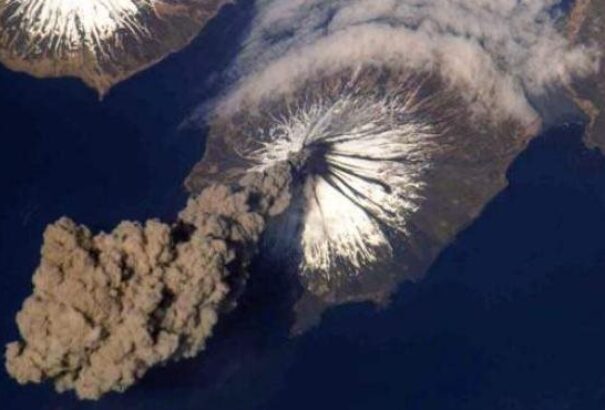 Újra kitört a Bogoslof vulkán Alaszkában – figyelmeztetést adtak ki