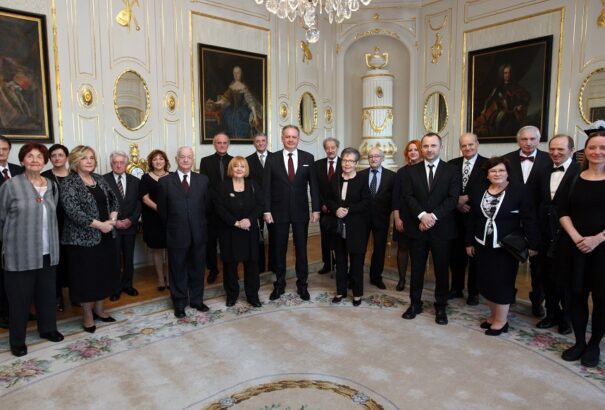 Kiska kitüntetett, köztük egy felvidéki képzőművészt is