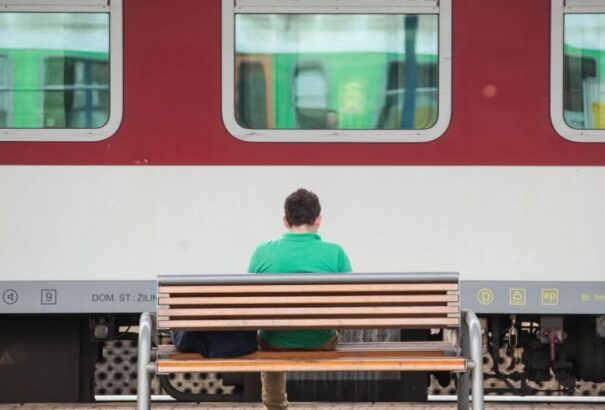 Peter Morvay: Hogy a vonaton is emberként utazhassunk