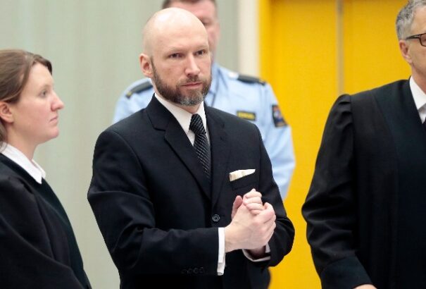 Panaszkodik a hideg kávé miatt a 77-szeres gyilkos Berivik