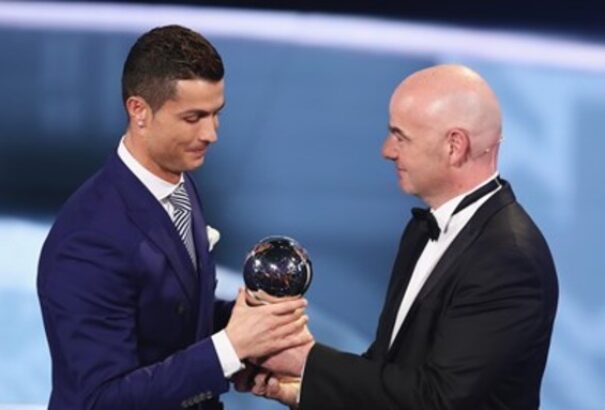 FIFA Gála: Ronaldo az év játékosa, Ranieri az év edzője