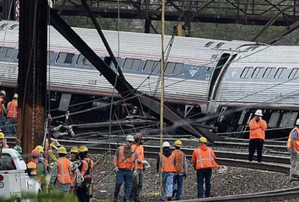 Kisiklott egy vonat New Yorkban, rengeteg a sérült