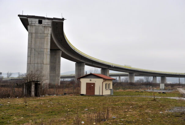 Míg északon sokszor felesleges gyorsforgalmi utak épülnek, délen maradnak az ígéretek…