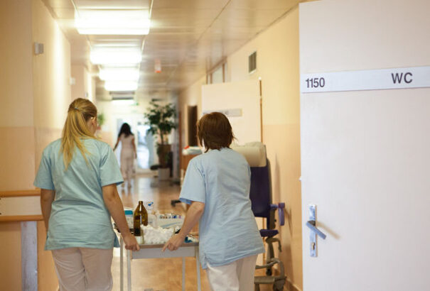 A minisztérium motiválná a nővéreket, hogy ne menjenek el külföldre dolgozni