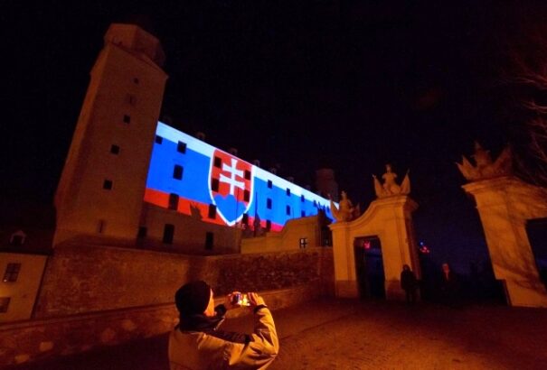 Miközben lopkodják fővárosainkat