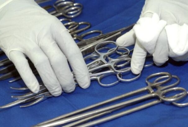 Tizennyolc évig volt egy olló egy vietnami férfi hasában