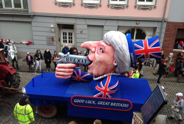 A szabadságot megerőszakoló Trumptól a Mamuttit elejtő Schulzig – Karnevál Düsseldorfban