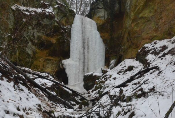 Jégzuhatag Sátorosbánya közelében