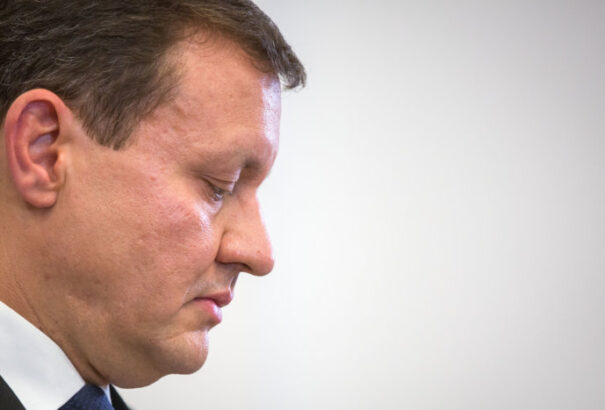 A Daniel Lipšic elleni gyűlölködő bejegyzéséért bocsátották el az illavai börtönőrt